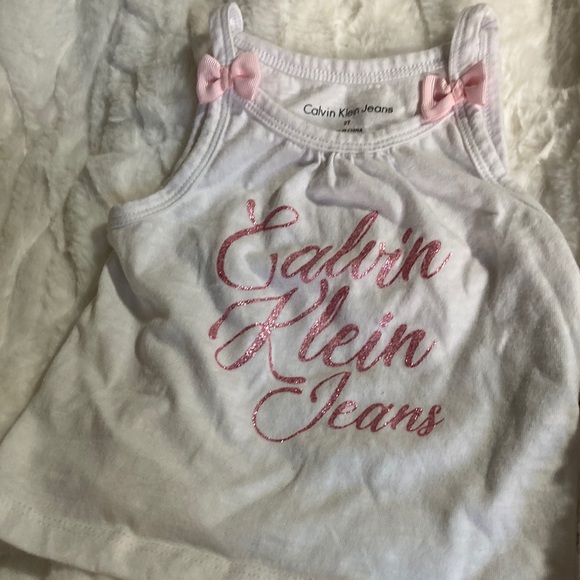 Calvin Klein too - Picture 2 of 4